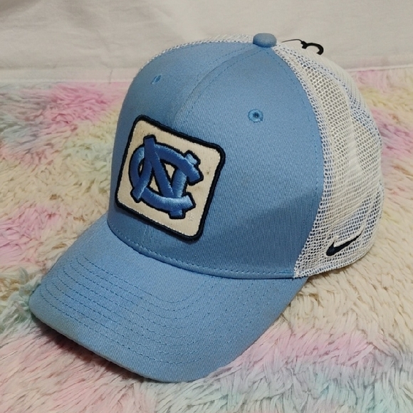 Nike North Carolina Tar Heels Blue White Mesh Snap Back Hat